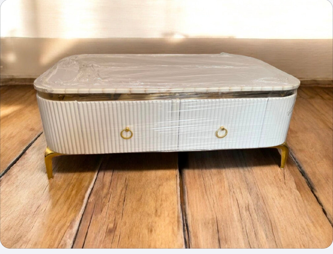 Modern Center Table deco