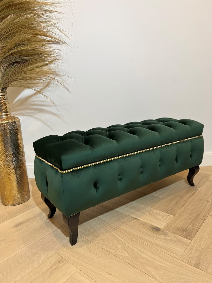 Ottoman Setty Curved Legs