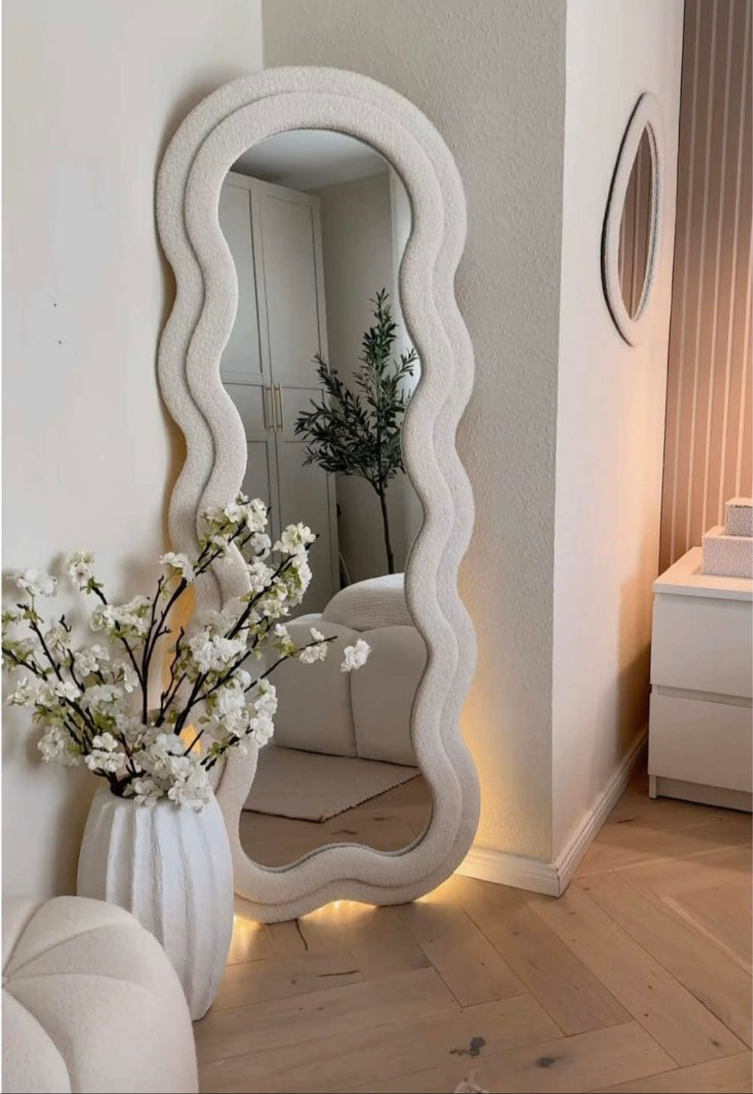Wavy design Mirror